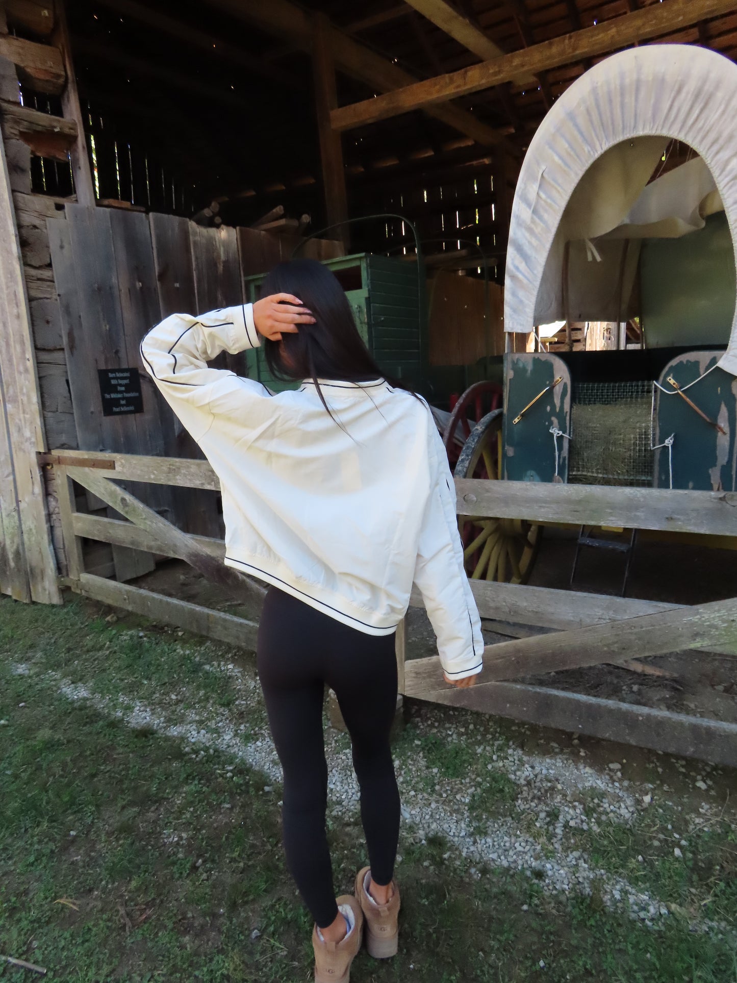 Cream Wrinkle V-Neck Pullover