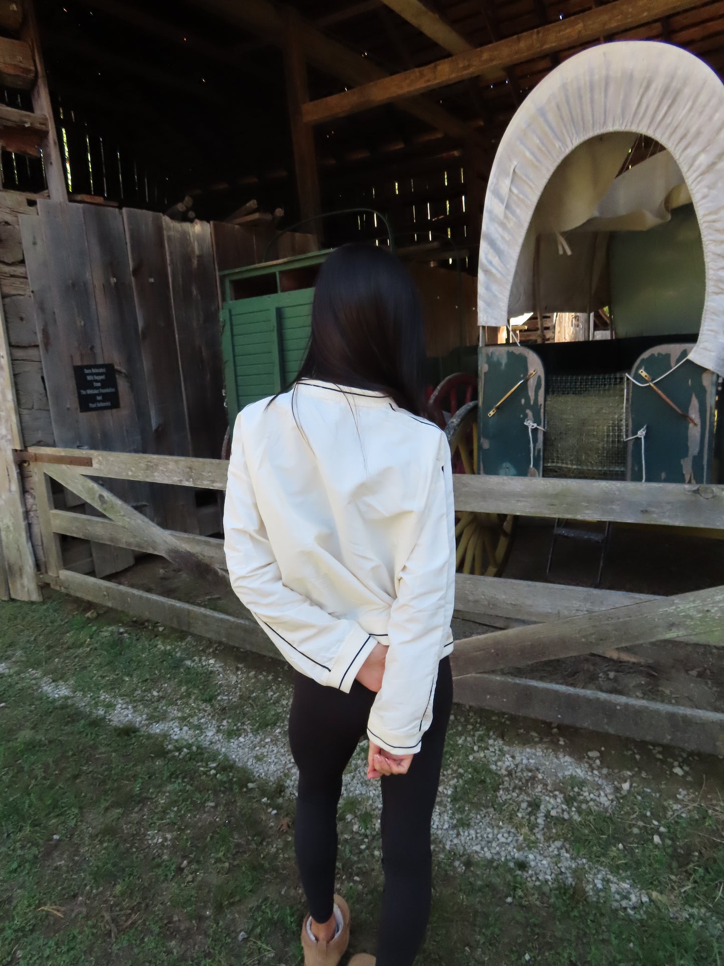 Cream Wrinkle V-Neck Pullover